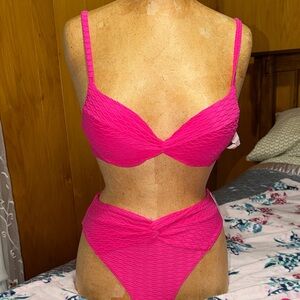 Victoria's Secret Swim 
Twist Push
Up Bikini Top &
High Waisted 
Bikini Bottoms